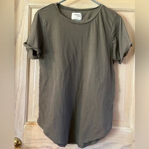 Sincerely Jules Harley Cotton Tee in Olive Green. Women’s Large